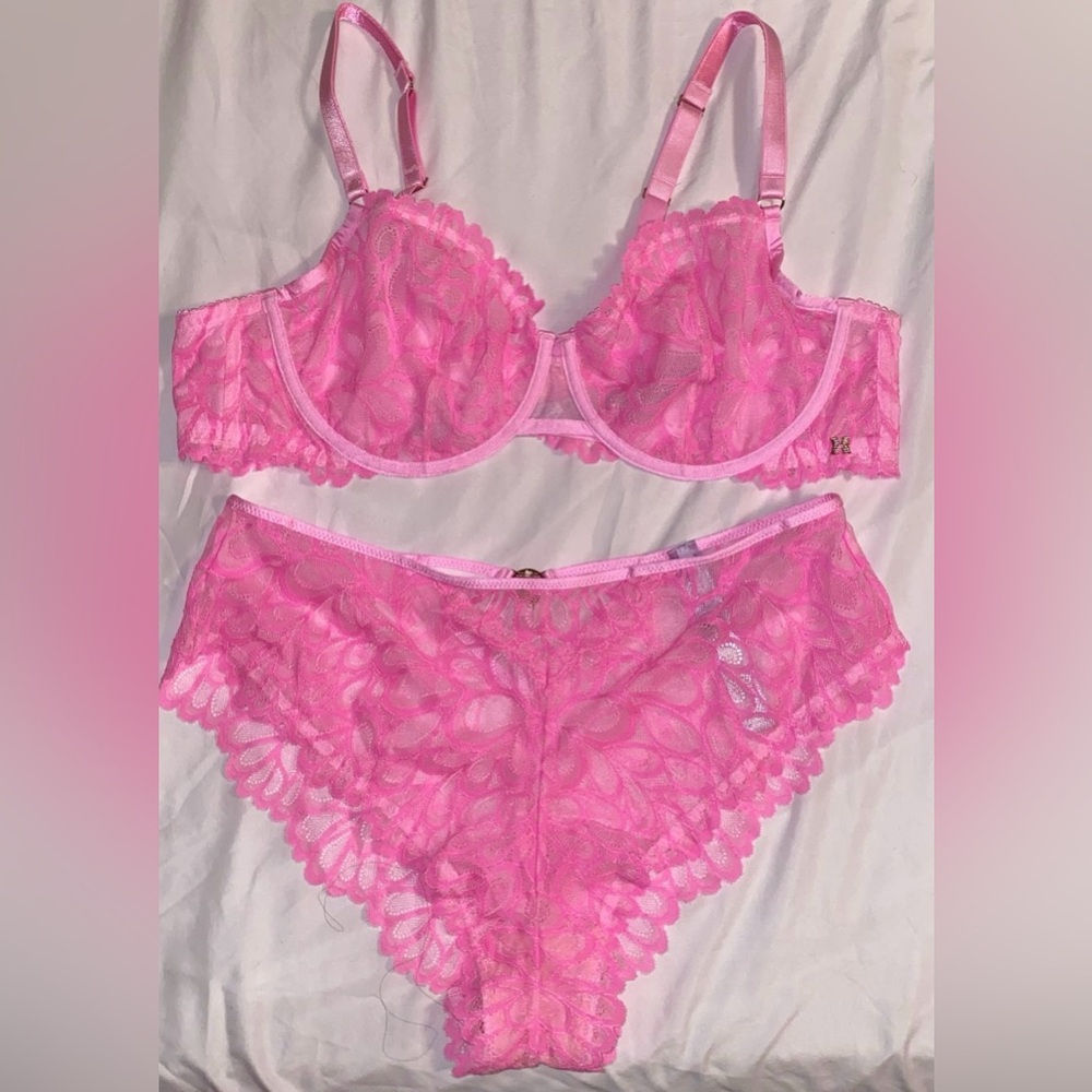 Savage Fenty - Pink Not Sorry Unlined Lace Bra & Cheeky Panty